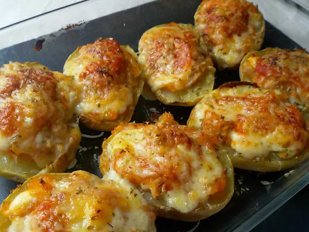 Papas rellenas de atún